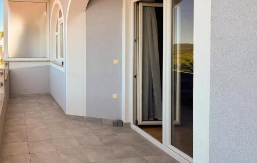 Viesnīcas āriene, Lovely Apartment In Sibenik With House Sea View in Zablace