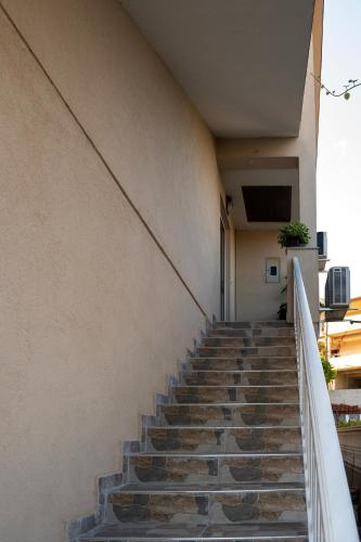 Spacious Family Apartment - 2 Bedrooms & Private Garage - image 2