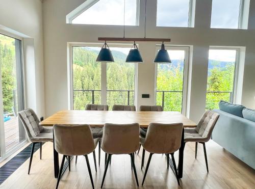 Noir 256 chalet with its own swimming pool, hot tub, and sauna in Voronenko