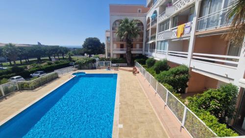 Appartement T2 dans résidence calme avec piscine