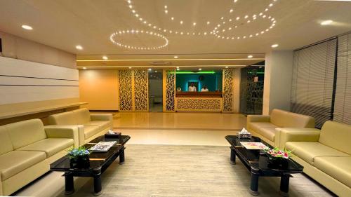 로비, Hotel Khan Palace Kuakata in 쿠아카타