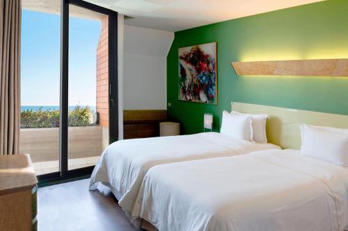 2 twin beds