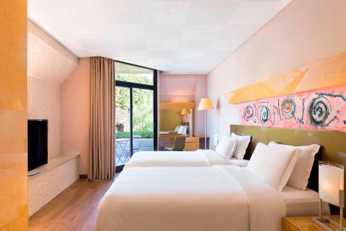 2 twin beds
