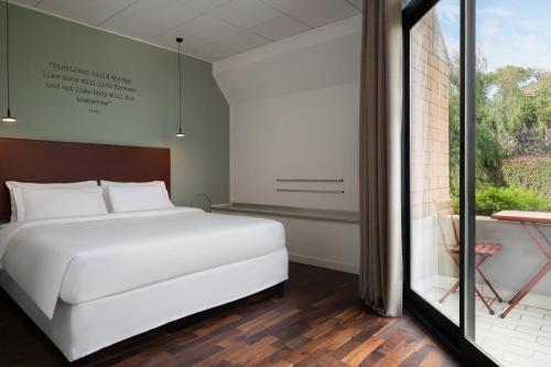 1 queen bed