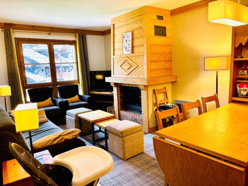 Arc 2000 chalet ski modern