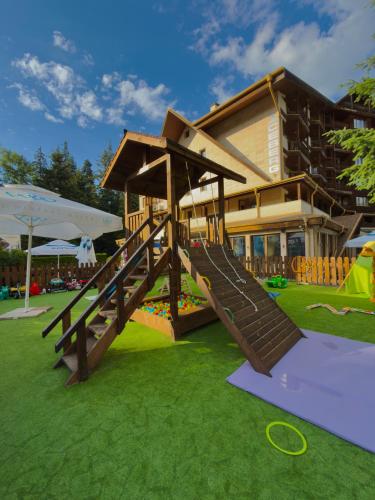 놀이터, Hotel Iceberg Borovets in 보로베츠