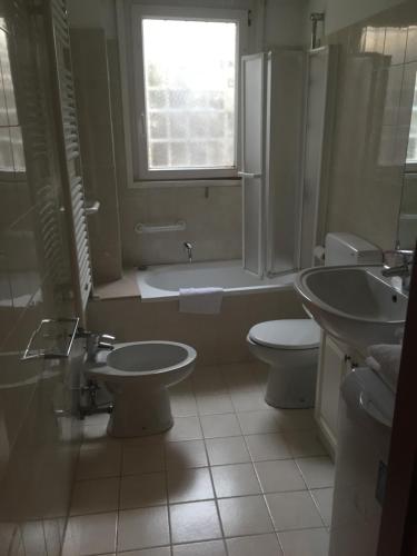 Venice Resorts - image 2