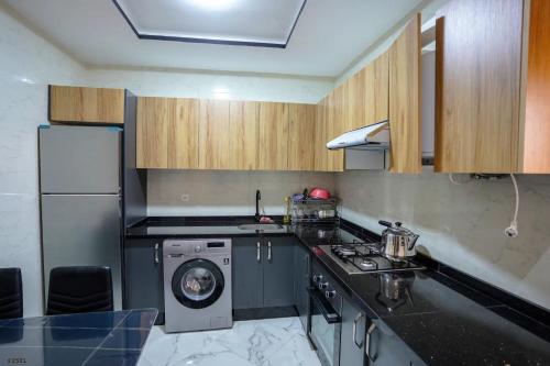 Charming 2-Bedroom Apartment in Martil with City Views - image 2