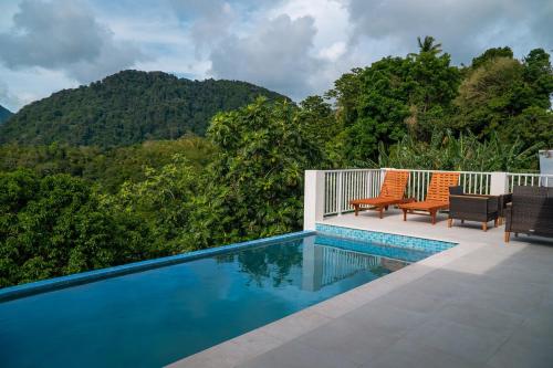 Villa Verte w pool in Belle Vue