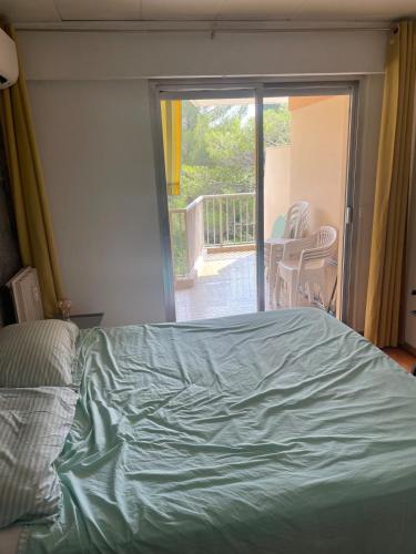 Cozy apartment with AC, parking and terrace