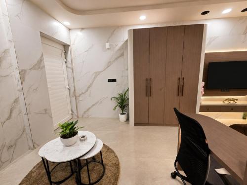 The Hidden Haven-Luxury Retreat in Badshahpur