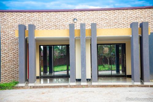 Diligent Du Vey Lodge and Apartments in Salima