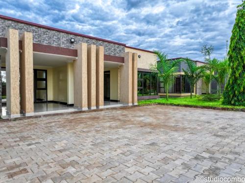 Diligent Du Vey Lodge and Apartments in Salima