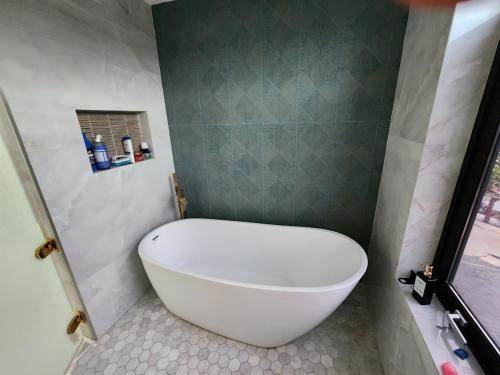 Villa Rosewood Luxury 4BR Villa Private Pool in เมาท์ปาร์นัสซุส