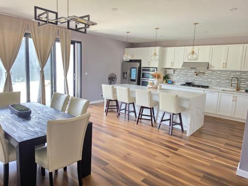 Villa Rosewood Luxury 4BR Villa Private Pool in เมาท์ปาร์นัสซุส