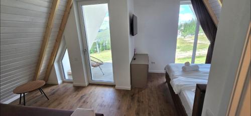 Cabana Bogdan Rânca (Cabana Bogdan Ranca) in Ranca - Novaci