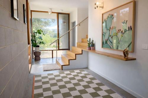 Вход, Architectural Coastal Retreat 100m to Beach in Golden Beach