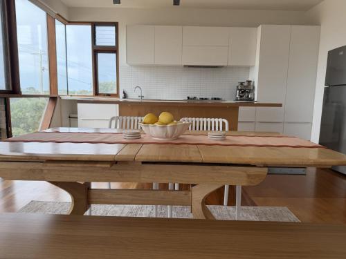 Удобства, Architectural Coastal Retreat 100m to Beach in Golden Beach