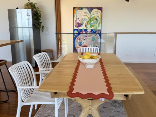 Architectural Coastal Retreat 100m to Beach in Golden Beach