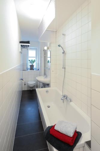 Apartment with Terrace image 10