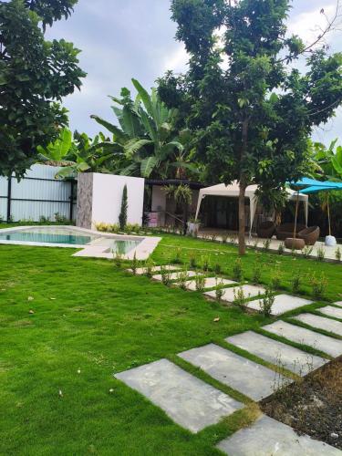 Country house with a pool and access to a river