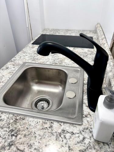 Konyha, Comfortable studio with entrance and private parking in Orlando nyugat