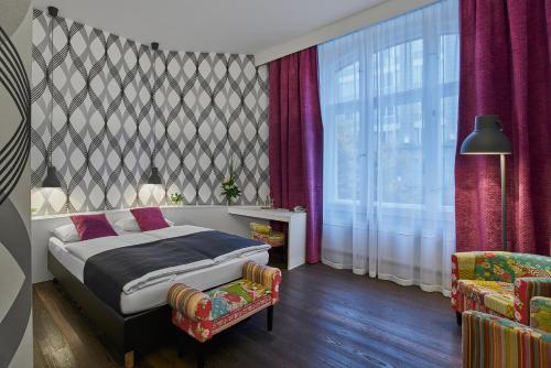 room detail thumbnail 0