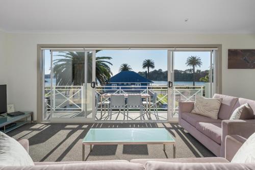 Crowsnest Apartments in Whitianga