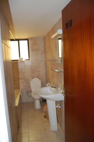 Nicos & Olympia Apartments - image 5