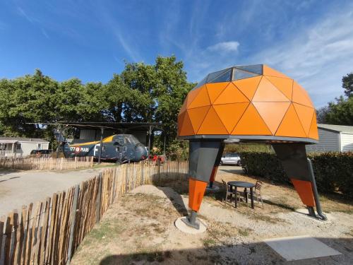 Camping Insolite Le Haut Village 2