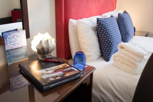 1 queen bed