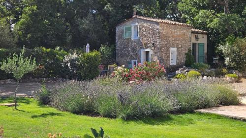 Mazet (maisonnette provençale)