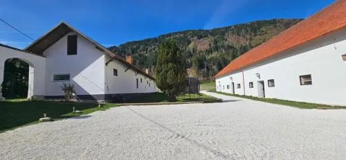 Ferien- und Pferdegut Schloss Treffen in Treffen, Österreich