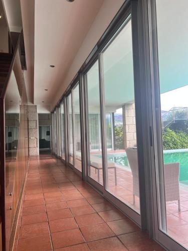 Infinity Villa Cavez - Luxury Retreat in โตรฟา