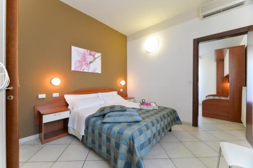 One-Bedroom Apartment (4 Adults) image 10