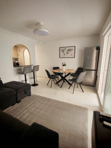 La Casa Datskovi Beach Apartments