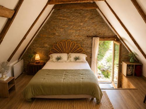 1 double bed, 2 twin beds