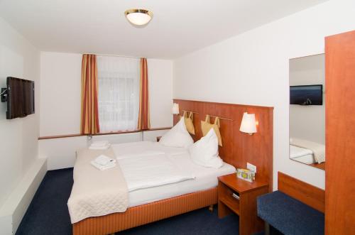 2 twin beds
