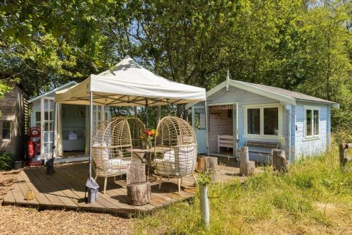 Iekārtas, Beautiful Glamping Cabin with Stunning Views - Pass the Keys in Loverlemingtona
