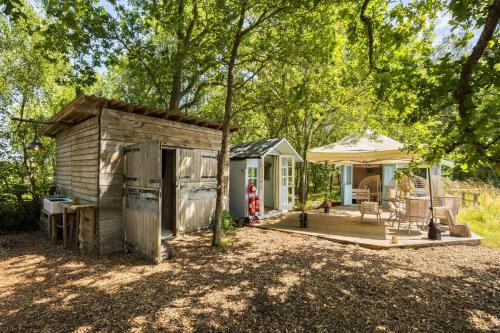 Iekārtas, Beautiful Glamping Cabin with Stunning Views - Pass the Keys in Loverlemingtona