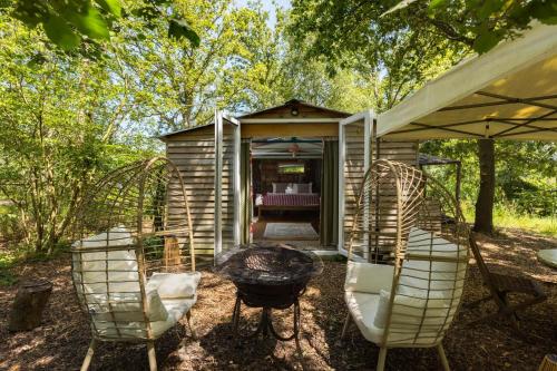 Iekārtas, Stunning Glamping Retreat in the Woods - Pass the Keys in Loverlemingtona