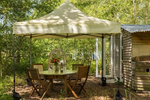 Iekārtas, Stunning Glamping Retreat in the Woods - Pass the Keys in Loverlemingtona