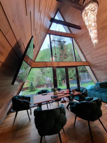 Mia A-Frame Chalet Cheia
