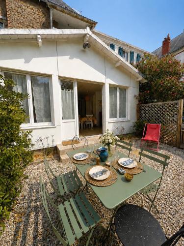 Appartement rdc proche plage, commerces et gare