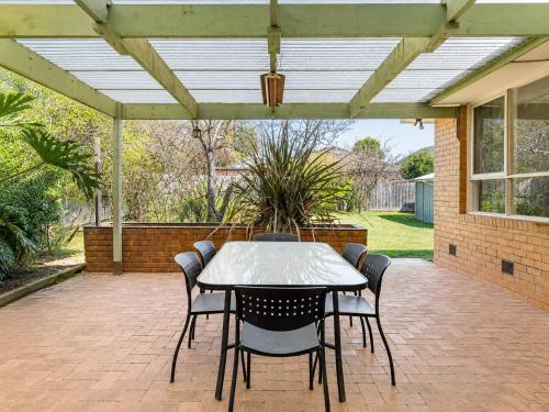 Cozy 4-Bedroom family House in Wantirna in 萬提那
