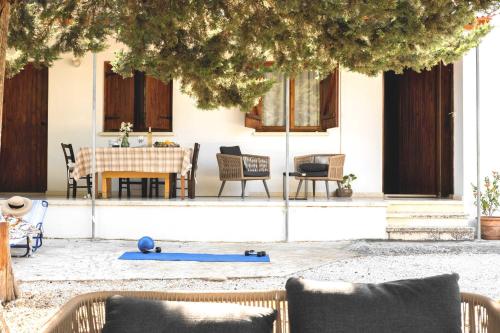 Iekārtas, Hidden Valley - Charming 2BR House in Miliou in Miliou