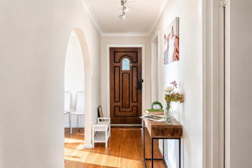 Cozy 4-Bedroom family House in Wantirna in 萬提那
