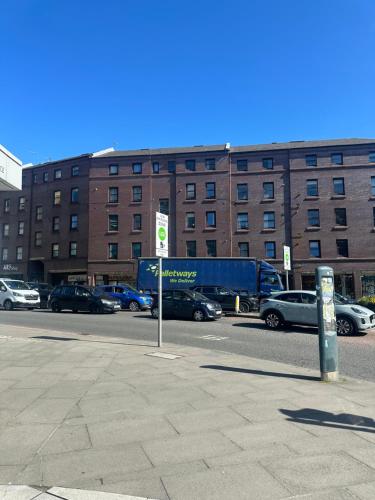 Edinburgh Lauriston 4 bedroom 7 beds duplex, أجنحة فريزر إدنبرة
