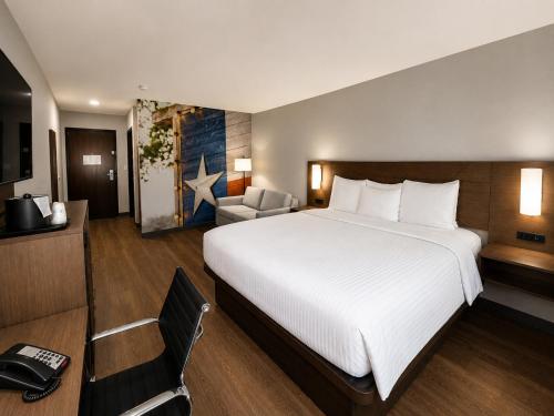 Clarion Pointe Addison - Dallas North in Galleria