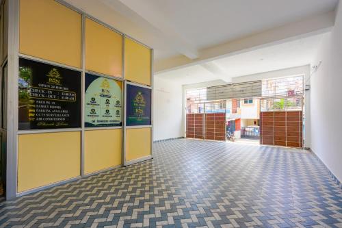 B2N Hotels Near Ramachandra Hospital Porur in Poonamallee